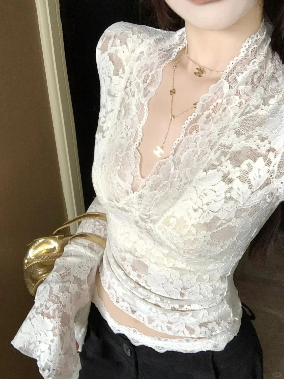 Sexy com decote em v sheer t-shirts moda feminina alargamento manga longa primavera rendas fino pullovers topos casual festa à noite clube chique t
