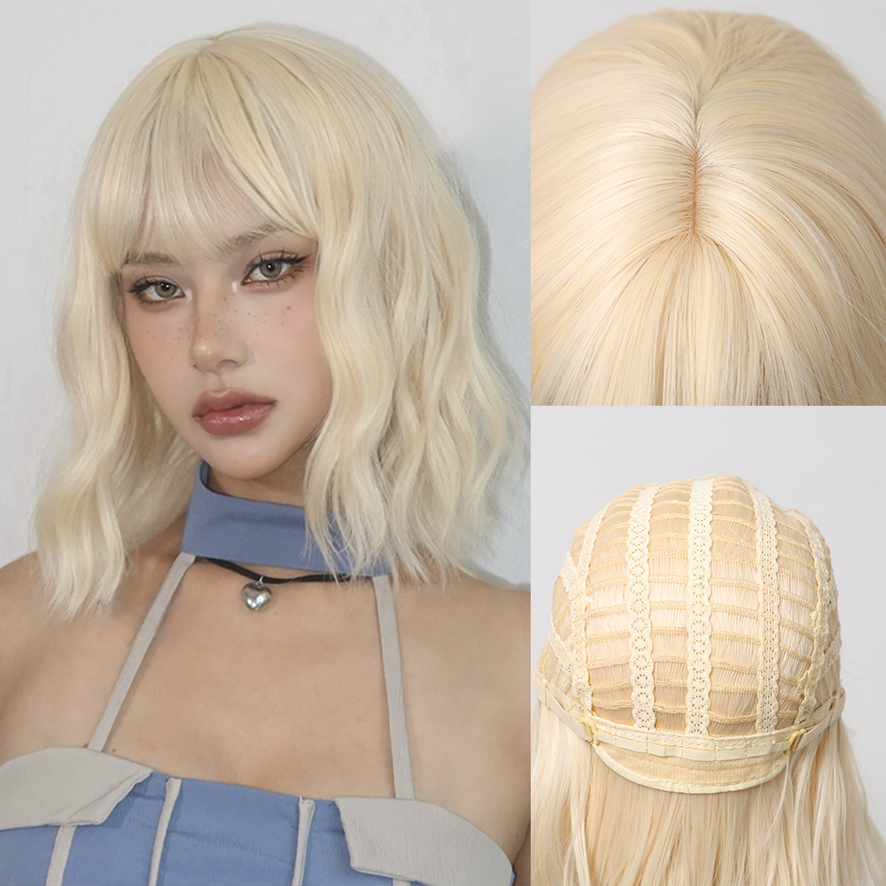 สีบลอนด์สั้น Curly Bob วิกผมสังเคราะห์กับ Bangs Platium Golden Lolita Cosplay Wigs สําหรับผู้หญิง Daily Party คอสเพลย์ทนความร้อน
