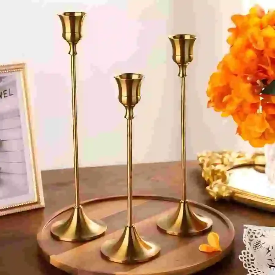 Set vintage elegante in metallo e alluminio con 3 portacandele da tavolo, adatto per l'anniversario di matrimonio, la decorazione della casa e dell'hotel