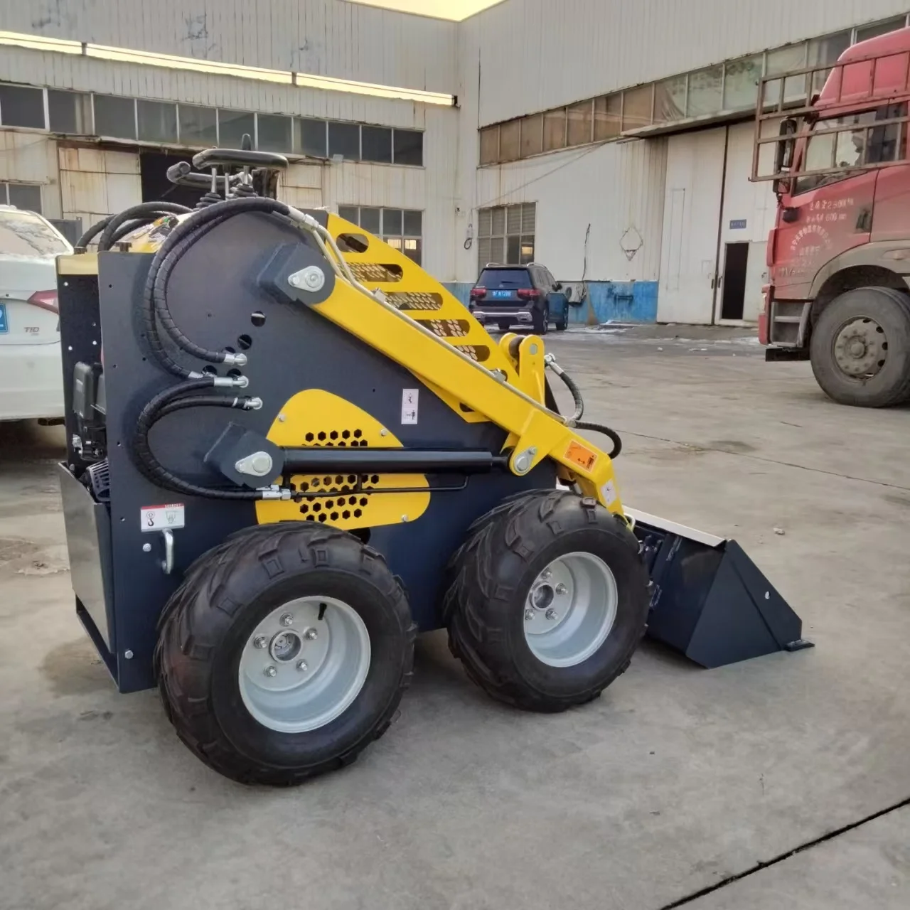 Customized Skid Steer Loader Diesel Hydraulic 1050kg Skid Steer Loader With Cab