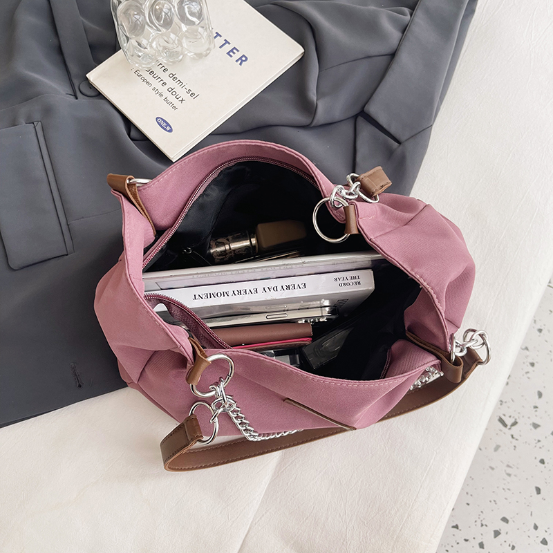 Bolsa monocromática com corrente para mulheres, sacola de nylon, grande capacidade, um ombro, moda minimalista