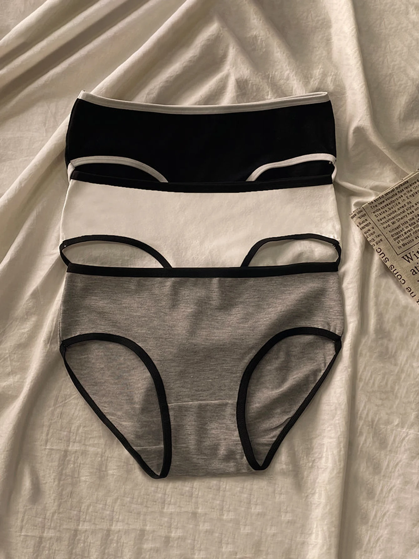 3 Stück Sport Cool Style Instagram Minimalistische Mädchenunterwäsche Mittlere Taille Japanisches Schwarz-Weiß-Damen-Dreiecksoberteil aus reiner Baumwolle