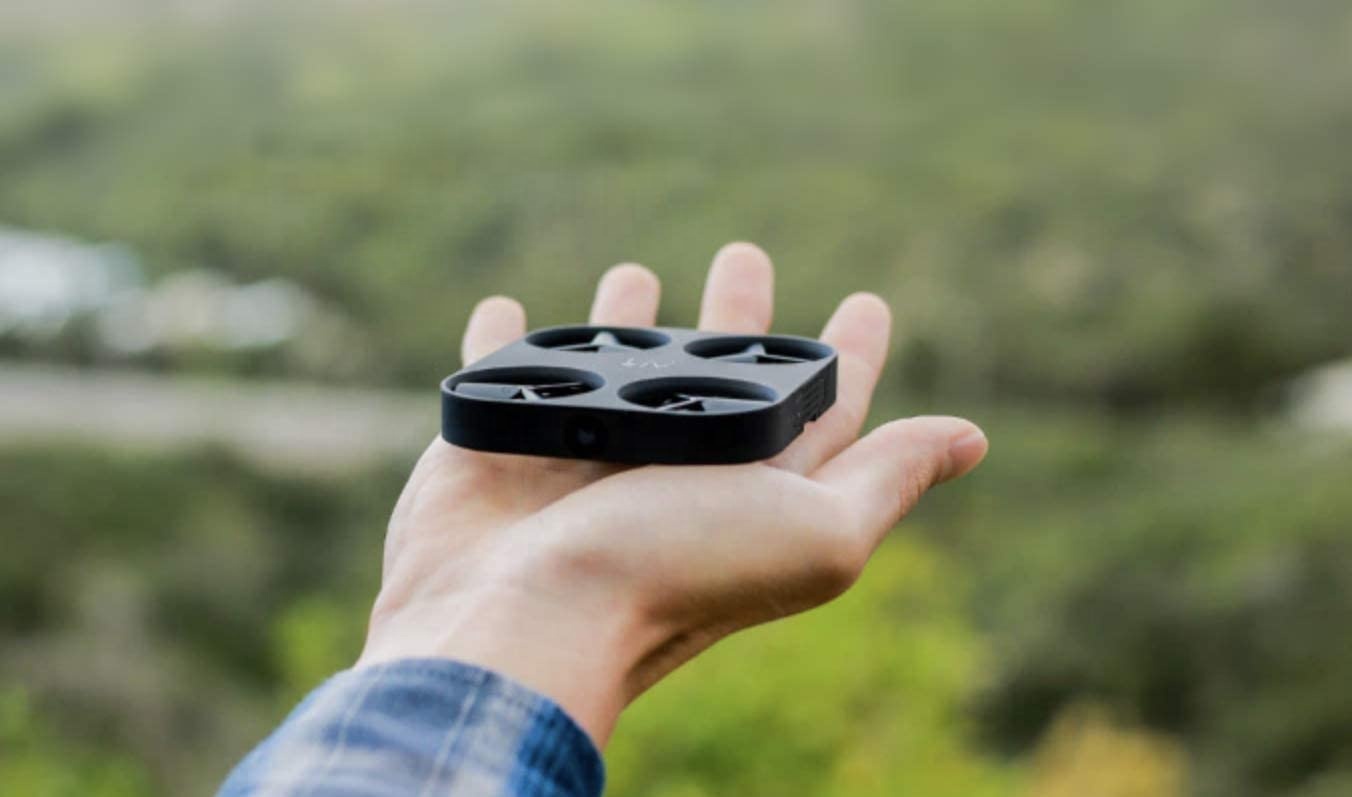 空気自撮り棒-8GBのSDカードを備えたポータブル折りたたみ式ドローン,飛行中のスマートフォン制御,監視カメラ,ポケットサイズ,12mp hd