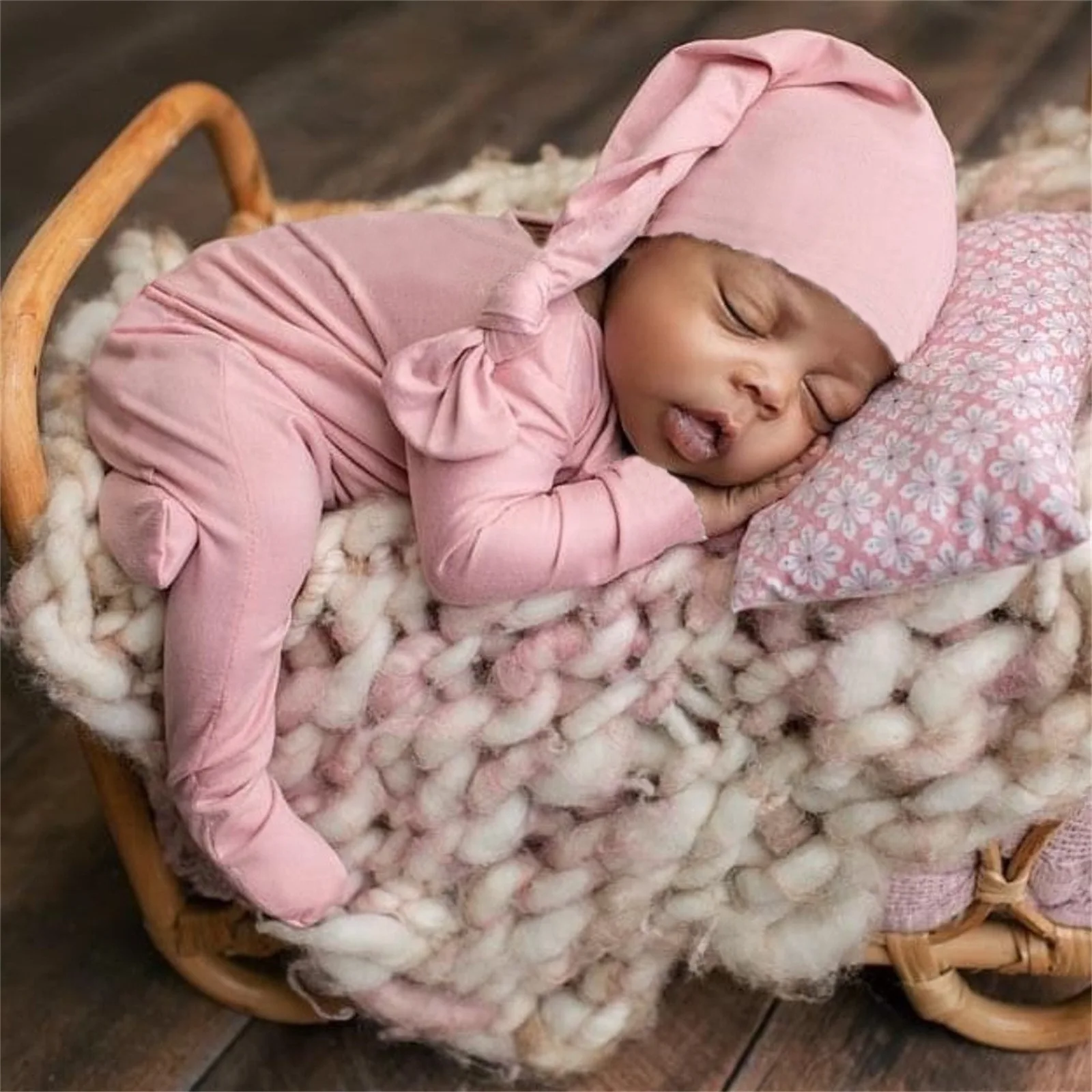 Ylsteed ทารกแรกเกิดการถ่ายภาพ Props ปุ่ม Footed Jumpsuit กับ Sleepy หมวกทารก Photo Props Pic Idea