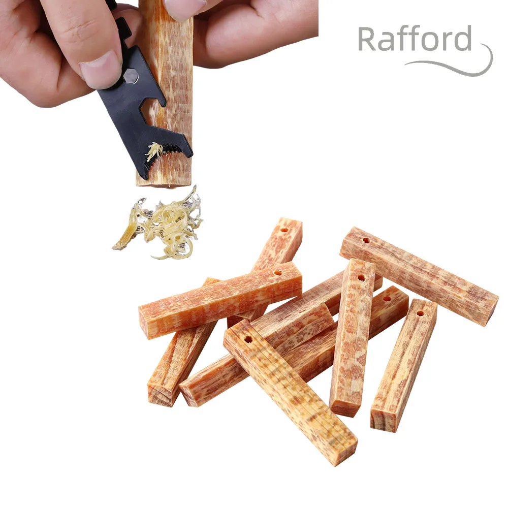 Feuerwehrwerkzeuge für den Außenbereich. Grillzubehör für den Außenbereich. Machen Sie selbstgemachte, bernsteinfarbene Schmuck. Essentials zum Wildnis-Überleben