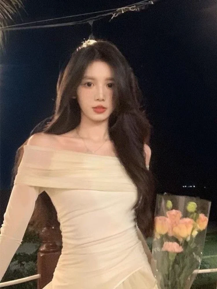 Conjunto de dos piezas de camiseta Irregular ajustada plisada lisa con cuello oblicuo para mujer + faldas de vestido de baile en capas dulces elegantes a la moda estética Y2k