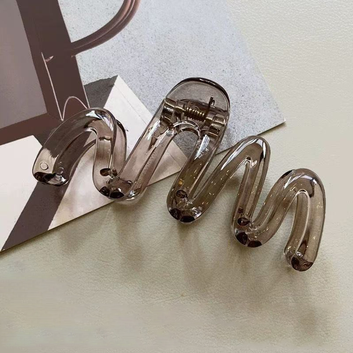 1pc/2pcs Dames Y2K Golvend Hoogglans Amberbruin 11cm/4.33in Grote lichtgewicht plastic haarclip, elegant en minimalistisch