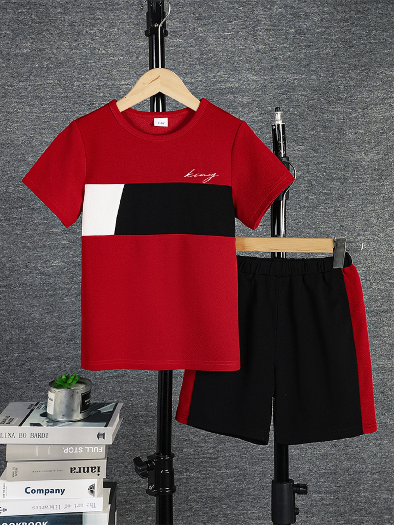 2-teiliges Set aus lässigem Colorblock-Kurzarm-T-Shirt und Shorts für Jungen, bequeme Sommer-Kinderkleidung