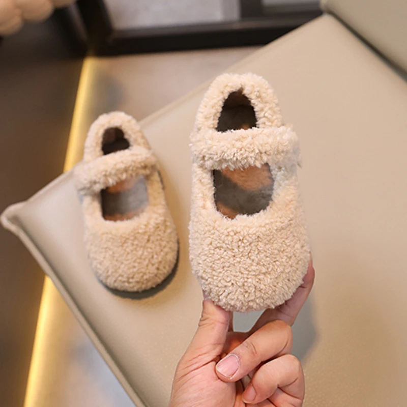 ฤดูหนาวเด็กใหม่แบนรองเท้าขนสัตว์ฝาครอบToe Lightเด็กอบอุ่นรองเท้าสบายๆ2024 Plush Warm Non-Slip Leisure Comfyชายหญิงรองเท้า