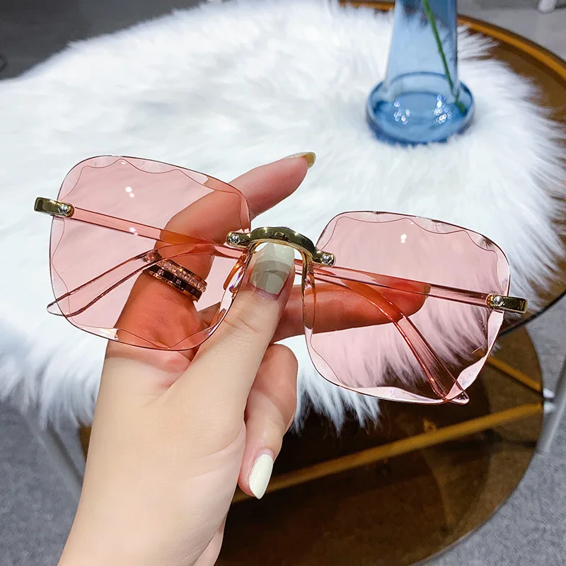 Square Rimless Fashion Sunglasses for Women Men Summer Gradient Sun Shades for Vacation Beach Travel（Not Include Glasses Case）