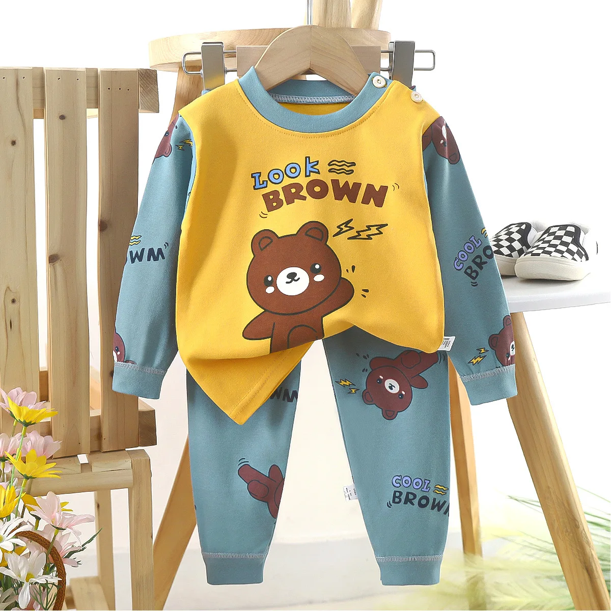 Pijamas de algodón cálidos informales para niños, camiseta de manga larga con bonito oso de dibujos animados, Tops y pantalones, conjuntos de ropa de dormir de otoño para bebés