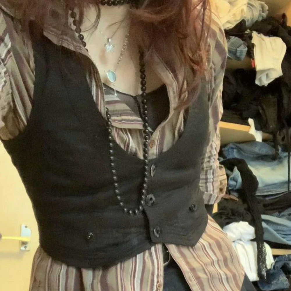 Combhasaki Y2K Vintage Damen Einfarbig Unregelmäßiger Saum Crop Weste Button-Down U-förmiger Hals Ästhetische Grunge Weste Tops