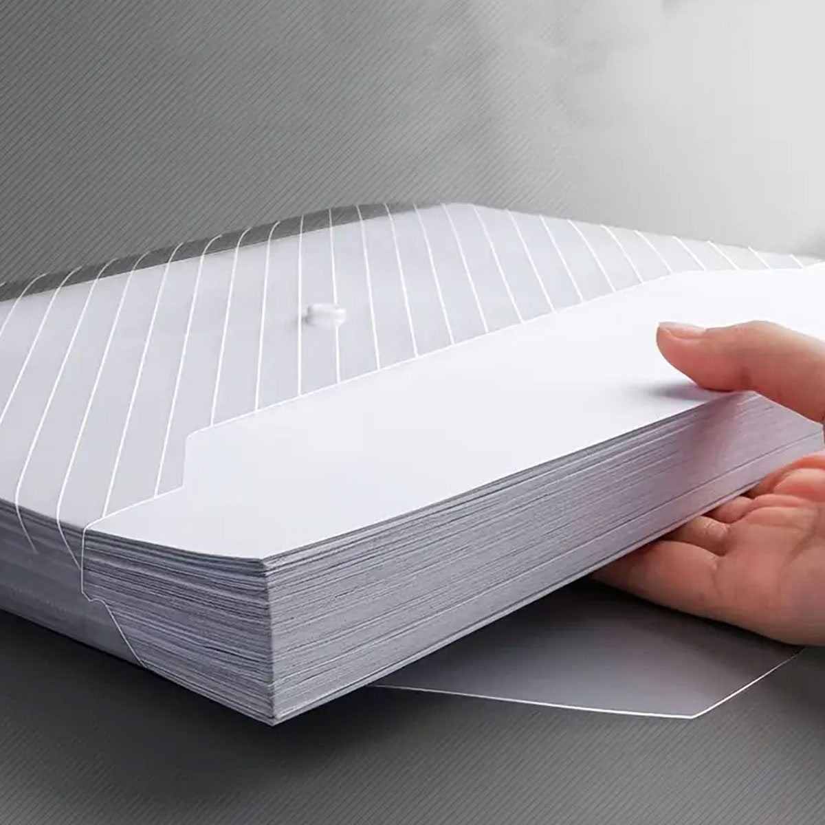 Transparente Dokumententasche im StripeDesign, A4-Datentasche mit Schnappverschluss aus Kunststoff, Aufbewahrungstasche für Studentenbüro