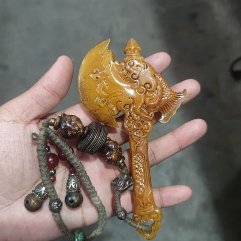 Antique Collection Countryside Acquired Shoushan Stone Handle Piece with Dragon Patina, Rich Carving, Exquisite Craftsmanship, a