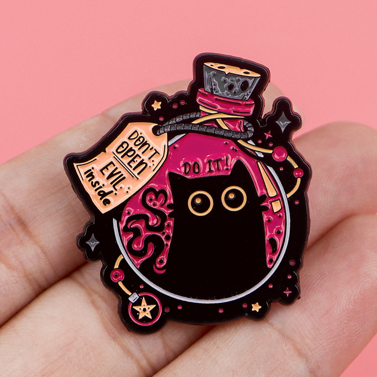 แมวดําน่ารักเคลือบ Pins สัตว์ขวดเข็มกลัด Pin Badge กระเป๋าเป้สะพายหลังเสื้อผ้าอุปกรณ์เสริมแม่มดเครื่องประดับของขวัญฮาโลวีน