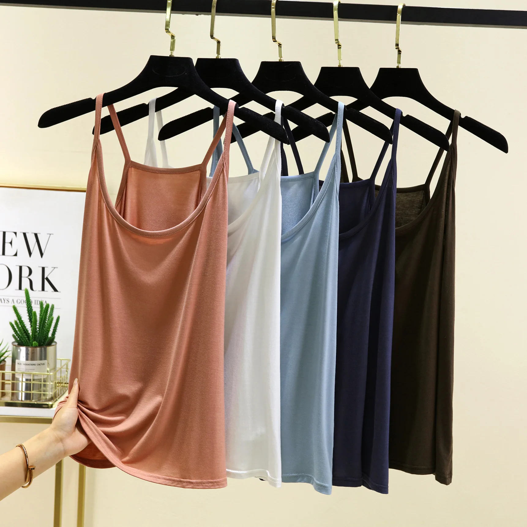 Plus Größe L bis 6XL Modal Camis O-Ausschnitt Spaghettiträger Tops Loose Bottom Camisole einfarbig Ärmelloses Tanktop, alles passend