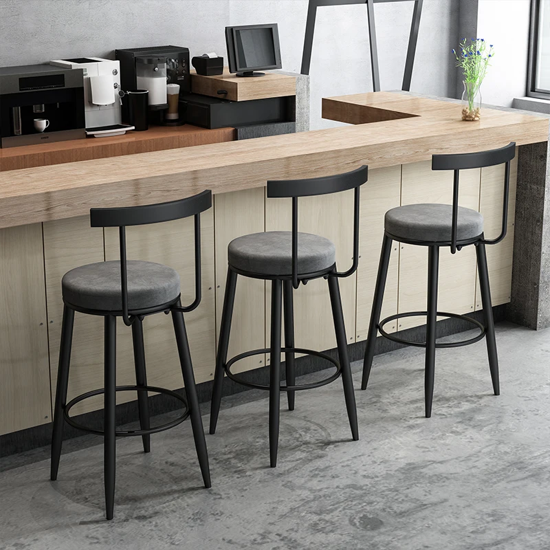 Silla de Bar moderna y ligera de lujo, taburetes de hierro con base alta para mostrador, asiento cómodo con respaldo, escena versátil, muebles para el hogar