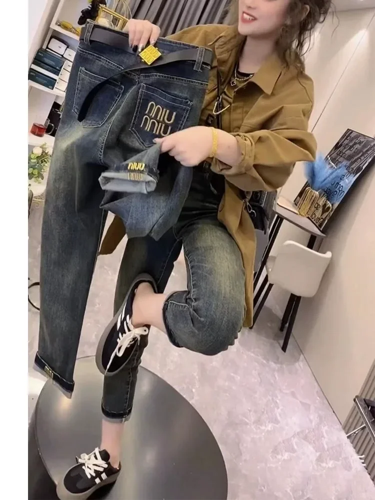 女性のジーンズプラスサイズの女性のハイウエストストレッチジーンズ 2023 新しい秋と春の脂肪姉妹痩身パンツ Y2k