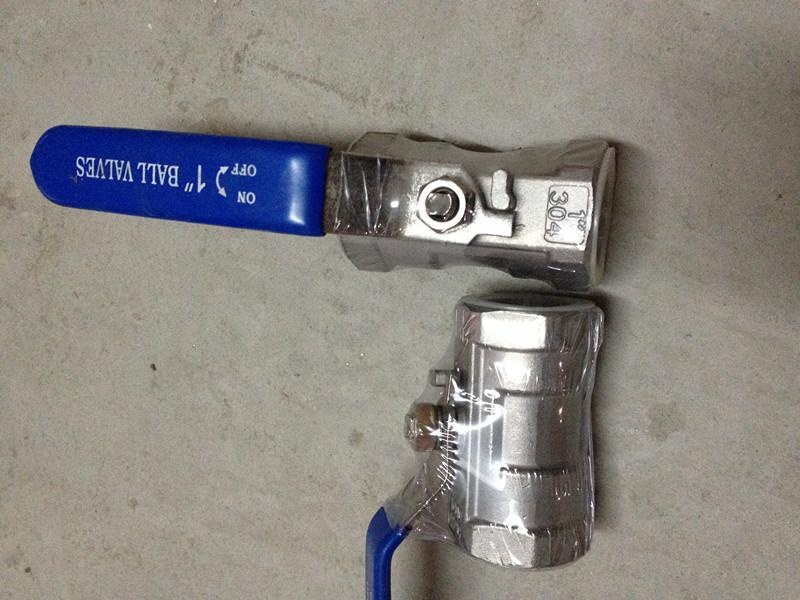 บอลวาล์ว2.5นิ้วเกลียว NPT ตัวเมียสแตนเลสหนึ่งชิ้น