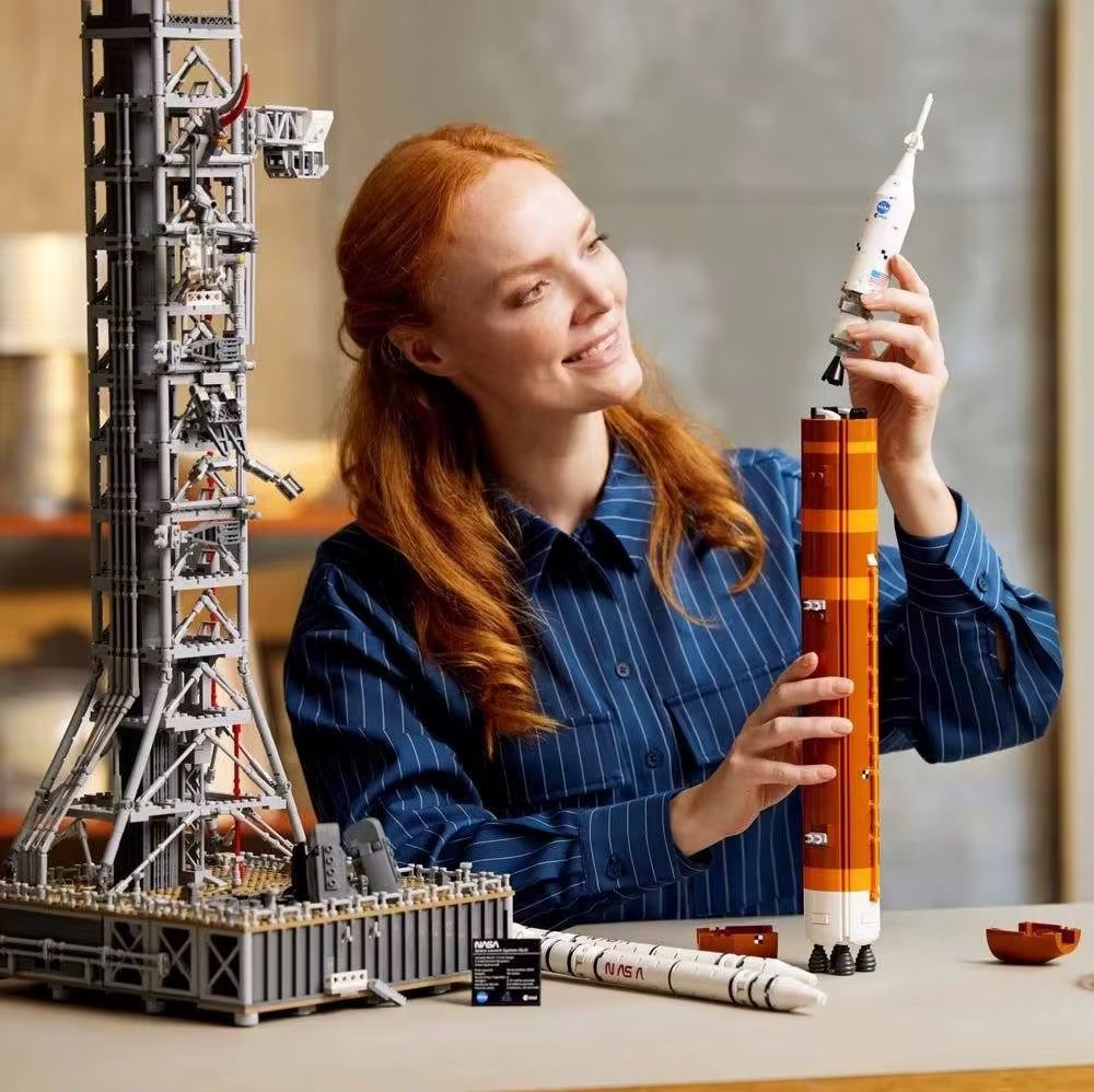 Blocs de construction de fusée Super navette spatiale, nouveau produit, système de lancement spatial Artemis, kit de construction de maquettes, jouets en brique Space SLS, 2025