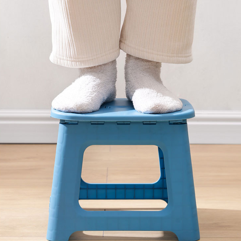 1 Piece of Foldable Chair Stool, Thickened and Portable, Lightweight Plastic Stool Suitable for Home Bathrooms and Outdoor Use