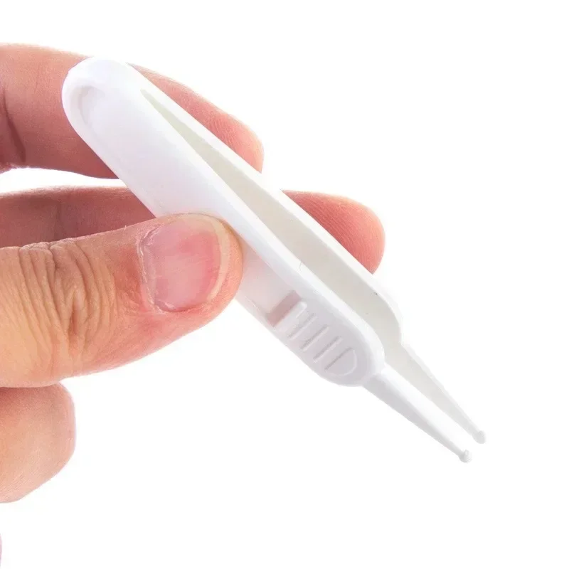 Clip Booger para excavar bebés, herramientas de limpieza para el ombligo, oreja, nariz, pinzas de seguridad para niños, pinzas de limpieza, suministros para el cuidado de la cavidad Nasal para niños pequeños