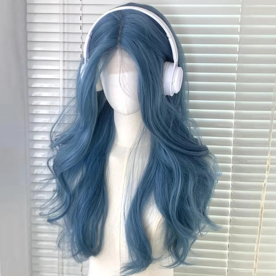 22 インチ海ブルー色合成かつら中間部ロングナチュラルウェーブのかかった女性のためのコスプレドラッグクイーンパーティー耐熱