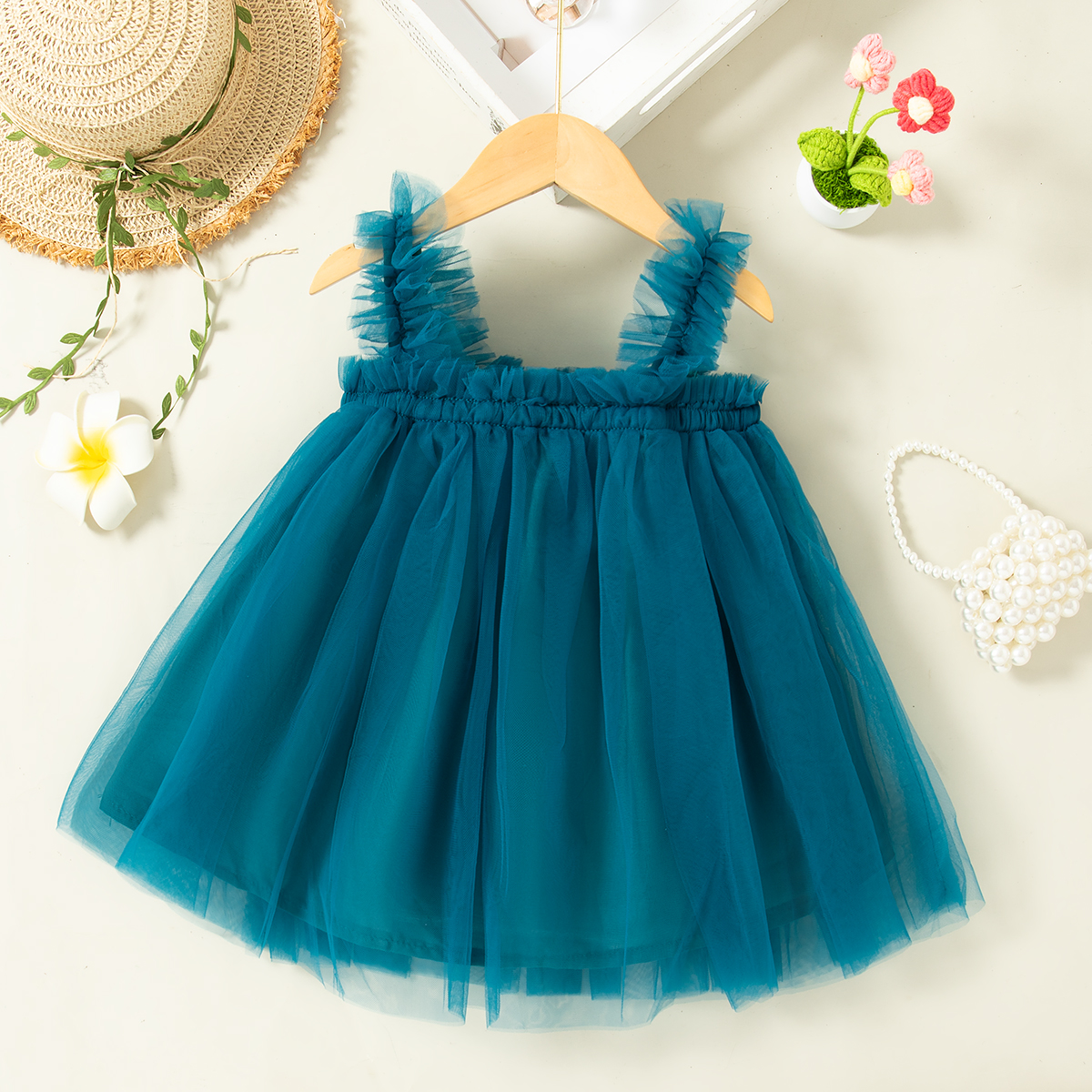 Abito estivo per nuove ragazze Abito a trapezio pieghettato in rete con scollo all'americana Abito da sposa con fiori per bambini Abito da squadra per festa di compleanno Tinta unita