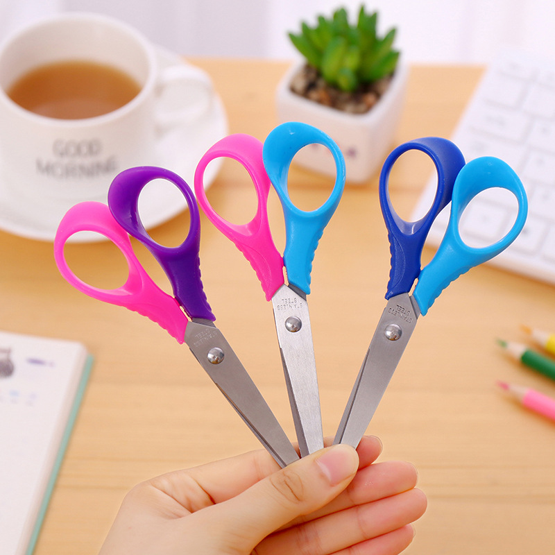 Tijeras de seguridad de cabeza redonda de dibujos animados para niños, con plástico, bricolaje, Manual, corte en papel, papelería de diseño artístico para guardería, 1 ud.