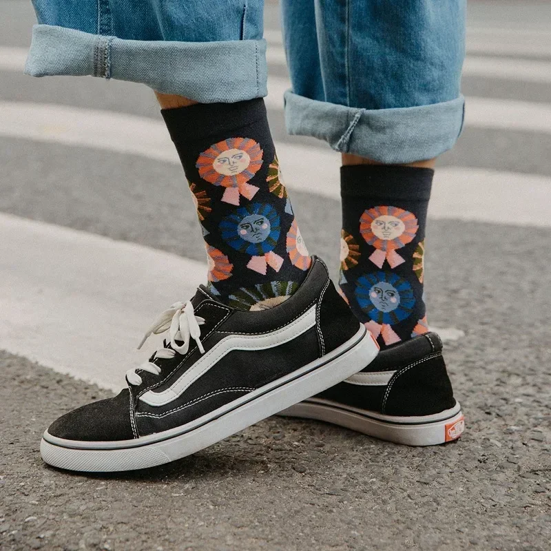 Calcetines largos con estampado de dibujos animados para mujer, moda creativa, novedad personalizada, calcetines de algodón cómodos y cálidos para invierno
