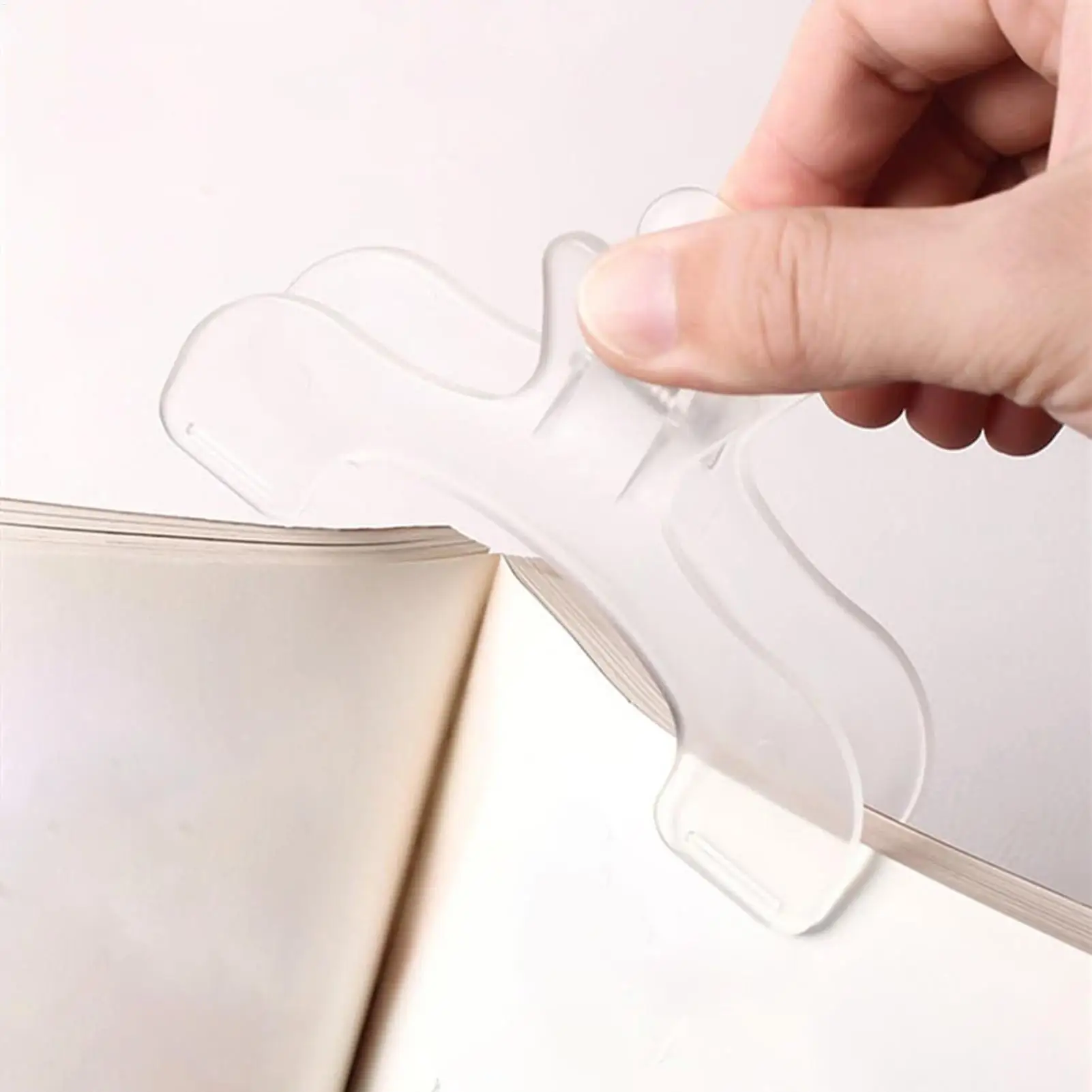 หนังสือพลาสติกโปร่งใสคลิป Simple Reading Aid คงที่ผู้ถือหนังสือบุ๊คมาร์ค Creative Practical Note ผู้ถือของขวัญนักเรียน