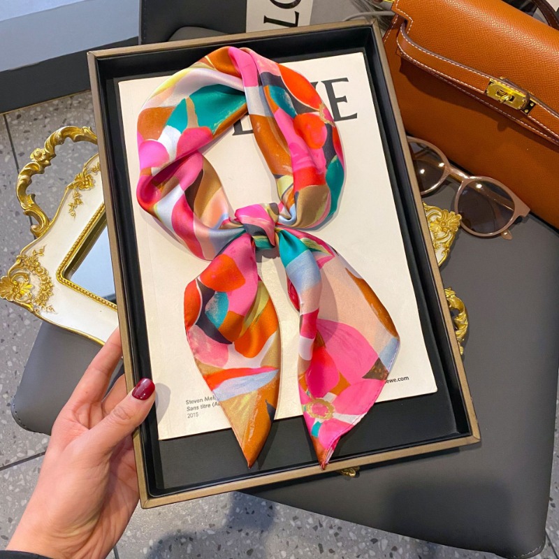 68 cm Graffiti Gedrukt Sjaal Dames Herfst En Winter Polyester Vezel Sjaal Mode Veelzijdige Kleding Tas Accessoires Sjaals