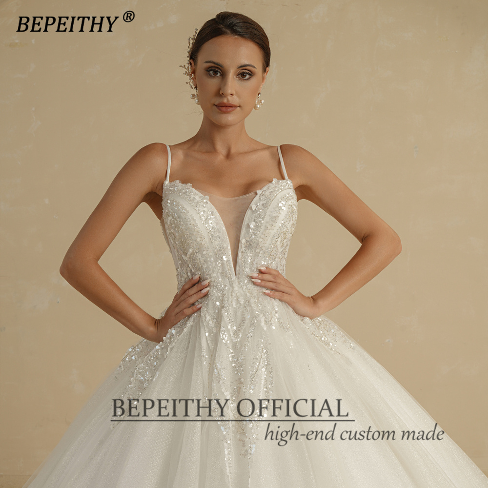 Bepeithy-女性用にカスタマイズされた豪華なウェディングドレス、スパゲッティストラップ、Vネック、コートトレイン、キラキラブライダルボールガウン、ビーズ