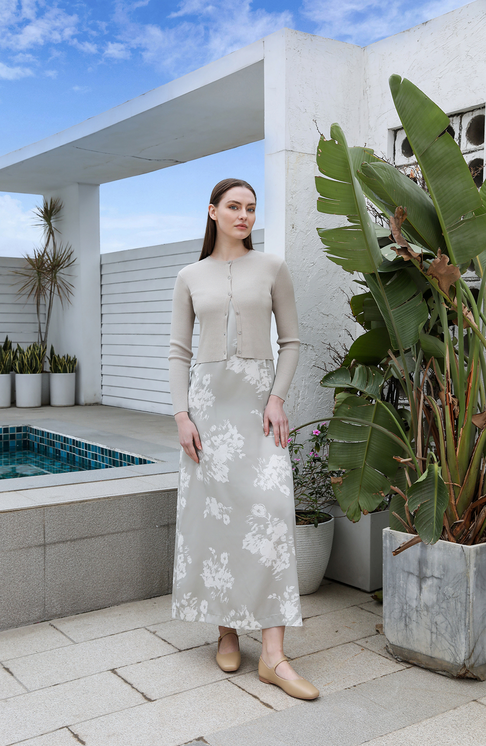 AP 2025 Primavera y verano Mujer Vestido de satén con estampado floral Cárdigan tejido Moda