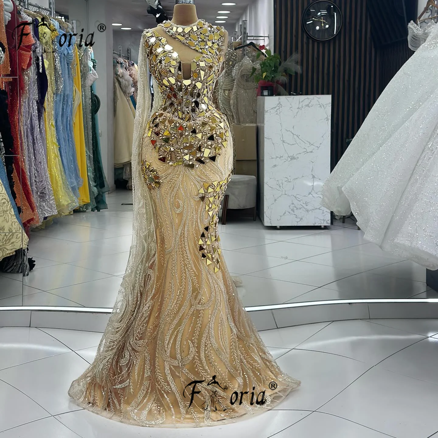 Prachtige Arabische Gouden Kristallen Avondjurken 2024 Sprankelende Dubai Lange Sjaal Prom Jurk Vestidos De Noche Celebrity Feestjurk
