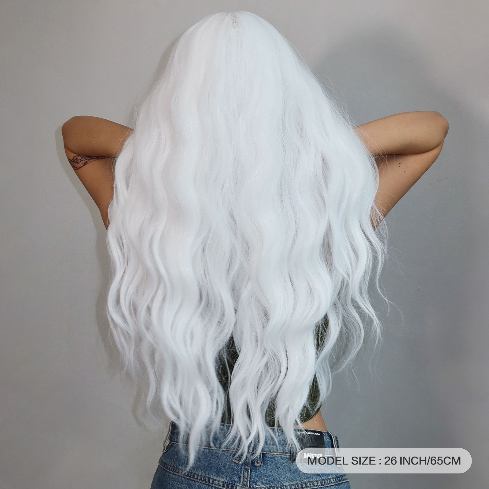 女性のためのフリンジ付きプラチナ合成ウィッグ、afroコスプレウィッグ、自然な髪、耐熱性、ロリータ、毎日の使用、白