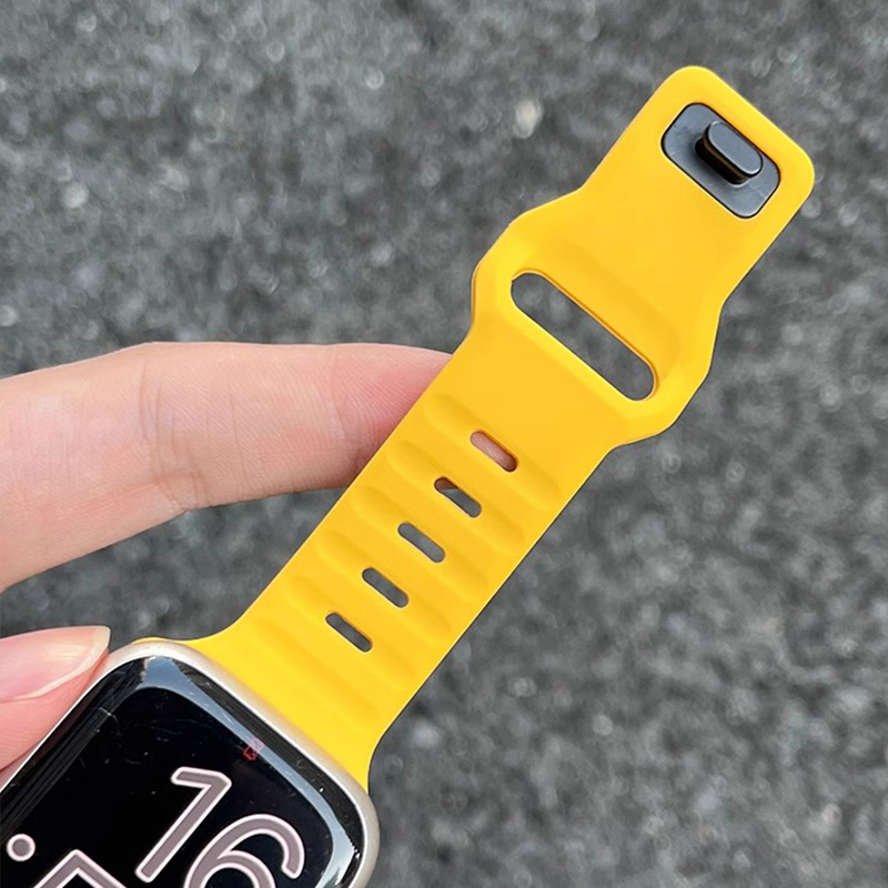 Strap For Apple Watch Band 49mm 44mm 45mm 41mm 40mm 42mm 38mm Soft Silicone sport Bracelet iwatch Serise 8 7 SE 6 5 9 Ultra 49mm