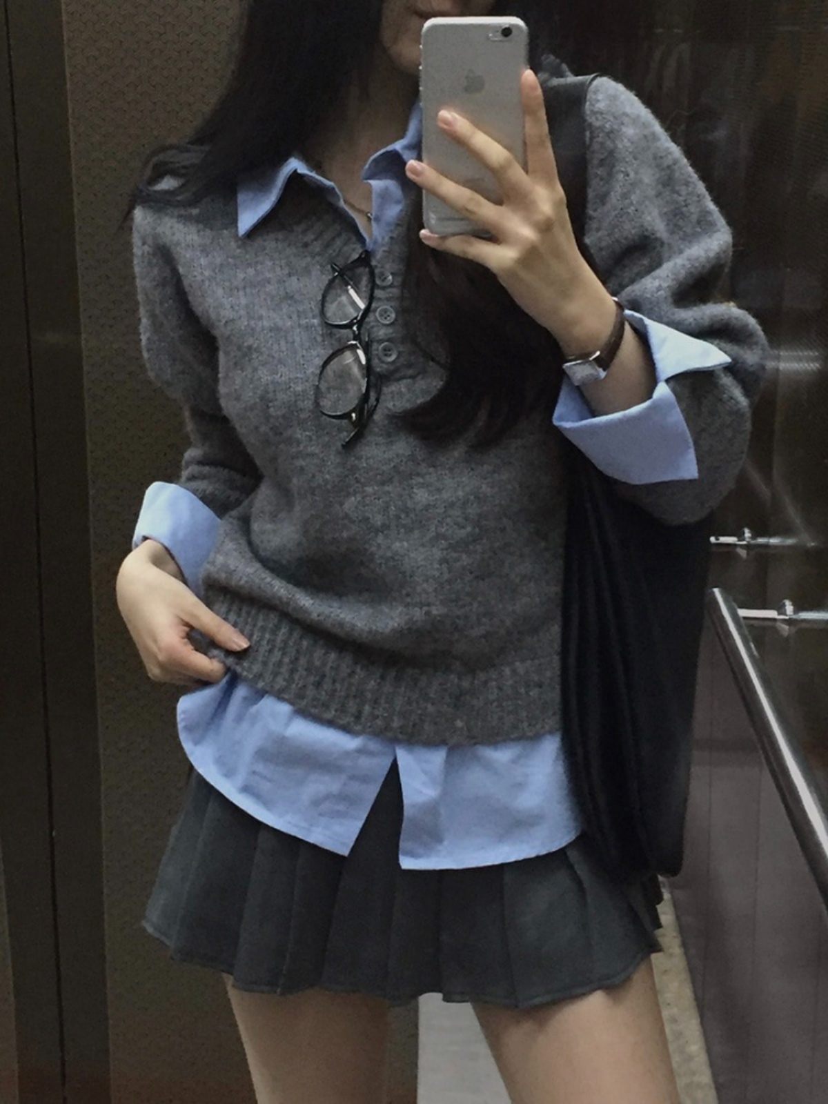レトロ韓国スタイル長袖シャツ襟ニットセーター女性の早春の新デザインアンチエイジング偽ツーピーストップ