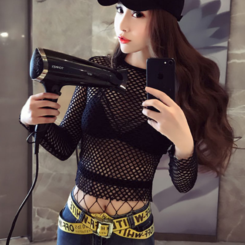 セクシーな Tシャツ女性のためのゴス黒スキニーメッシュシースルー長袖 Tシャツプルオーバークロップトップゴシックタートルネックストリート