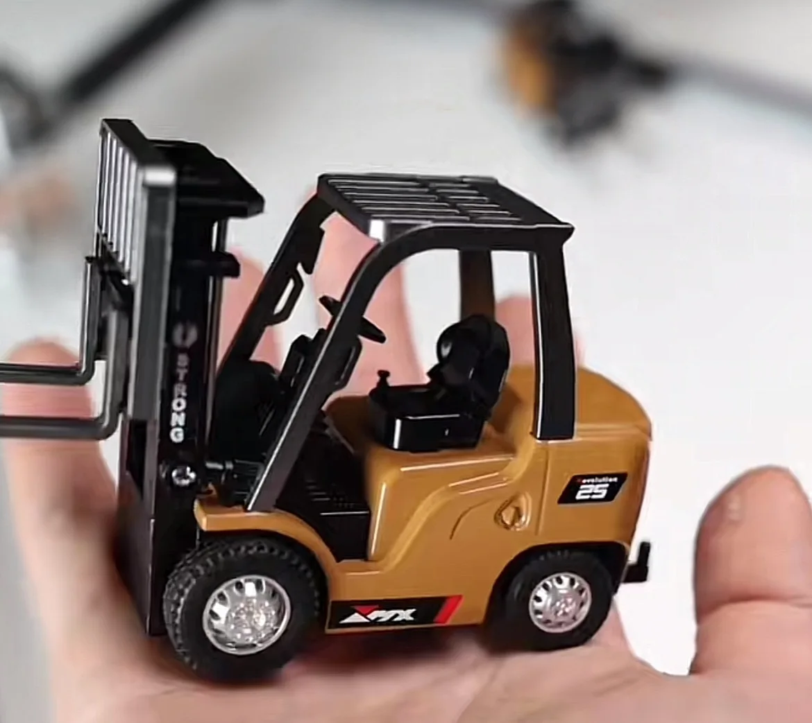New 1/64 Remote-Controlled Alloy Forklift Engineering Vehicle Tabletop Toys Model Collection Gift For Boys