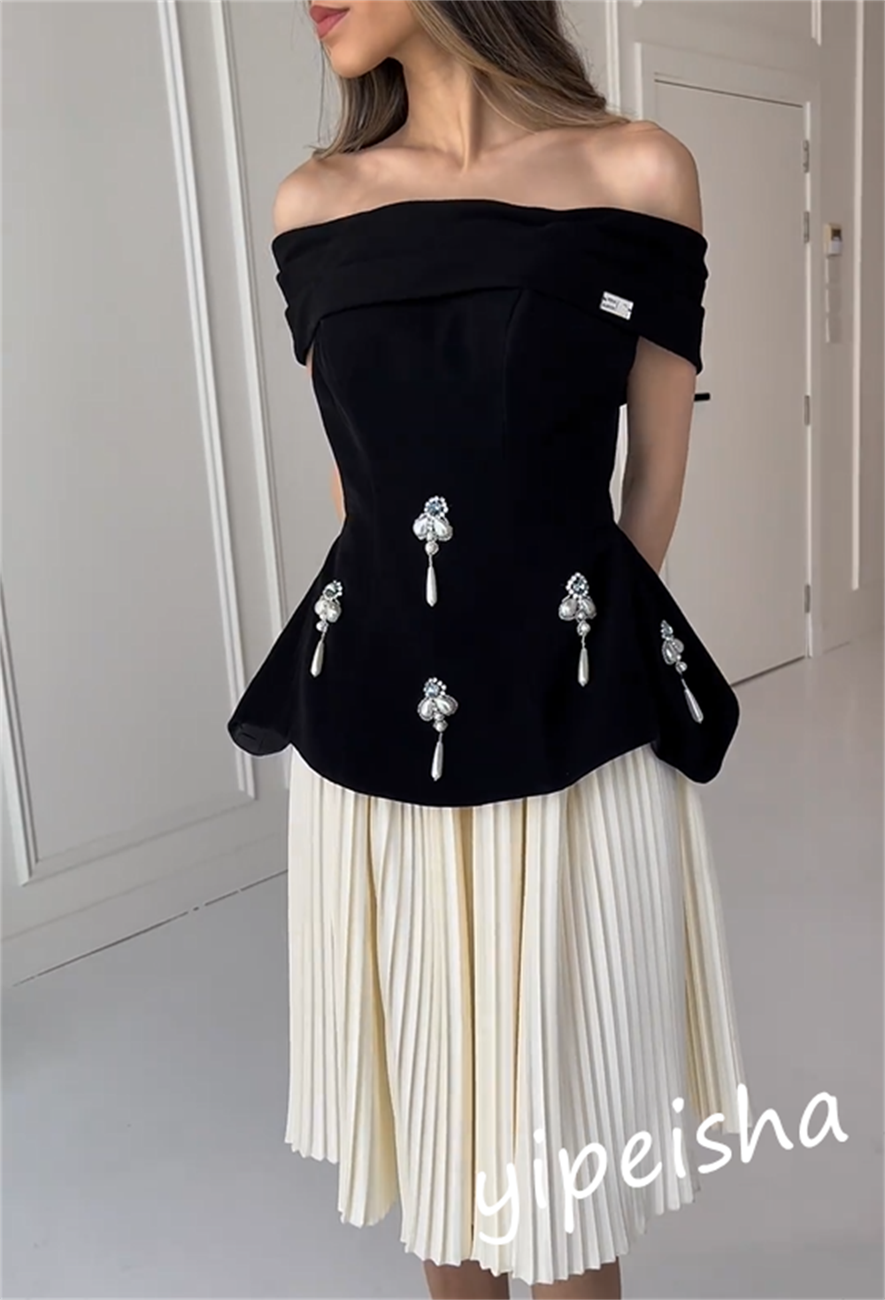 膝丈のウエディングドレス,パールのセレブの空中ブランコ,ボートネック,カスタムメイド,Jiayigong