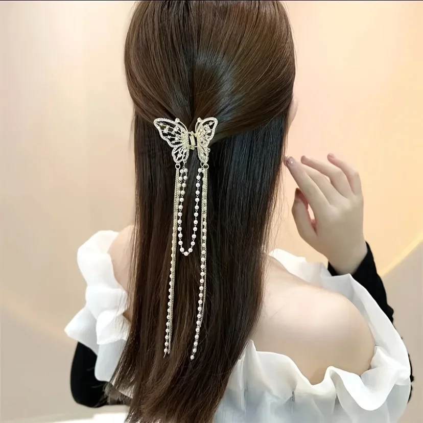 1 個のフルダイヤモンド中空蝶タッセルヘアアクセサリー、パールビーズチェーン後頭部グラブクリップ、亜鉛合金サメクリップ