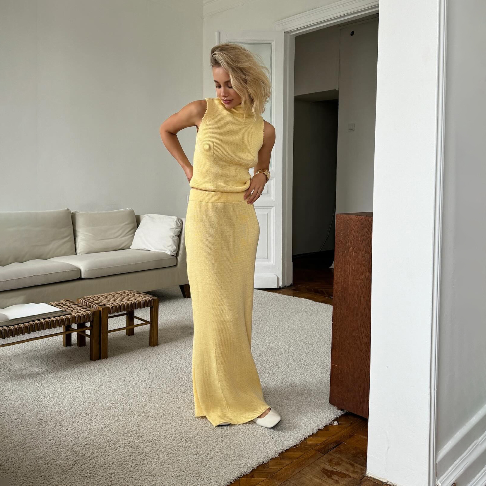 Knitted skirts, knitted vests, slim knitted sleeveless turtleneck, knitted skirts, high skirts