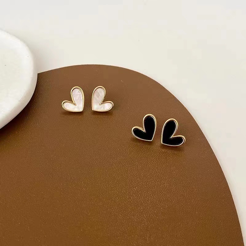 IFYOUOO Orecchini vintage a forma di cuore piccolo per le donne Gioielli di moda Regalo Delicati orecchini dolci per ragazze