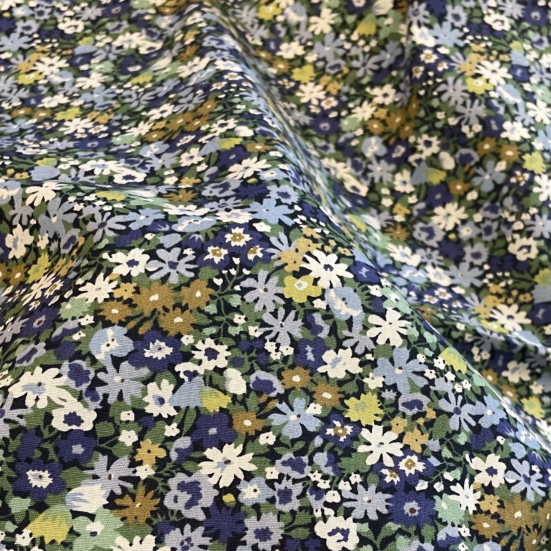 Betsy花-子供、縫製布、ドレス、スカート、DIY、手作りのデザイナーのパッチワークコットン生地、40s