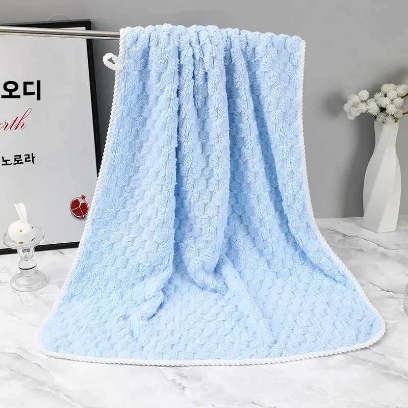 1 개 부드러운 두꺼운 산호 양털 페이스 타올 물 흡수 및 빠른 건조 욕실 용 솔리드 컬러 핸드 타올