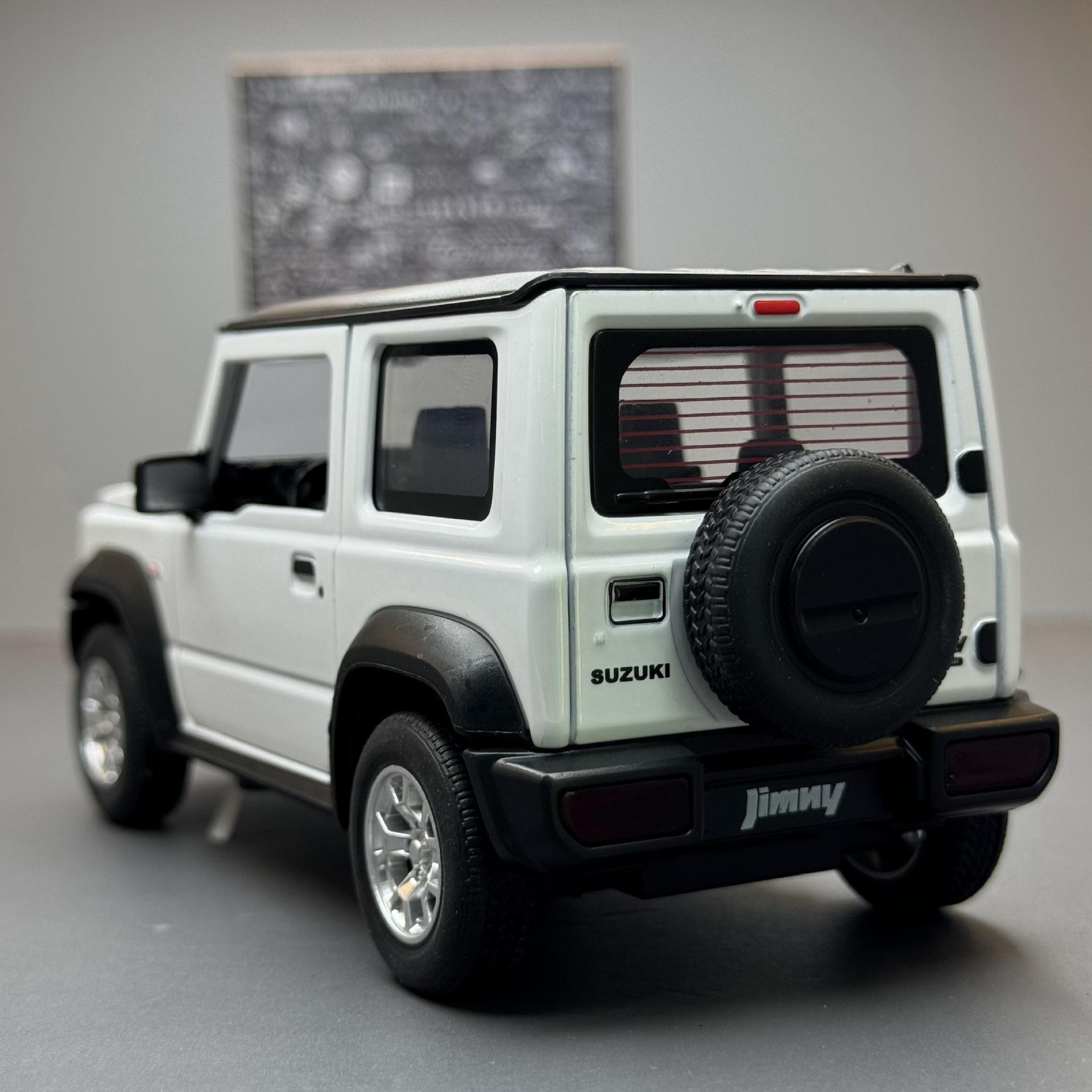 Modelo de coche de aleación SUZUKI Jimny 1:24, vehículos todoterreno de Metal fundido a presión, modelo de coche, colección de sonido y luz de simulación, juguete para regalo para niños