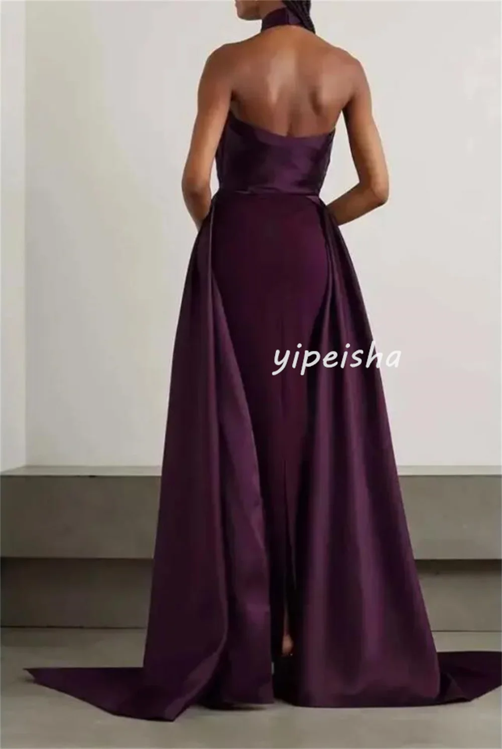 Dostosowane wykwintne eleganckie plisowane drapowane długie sukienki w kształcie litery A Halter Sukienki na specjalne okazje Dopasowana moda