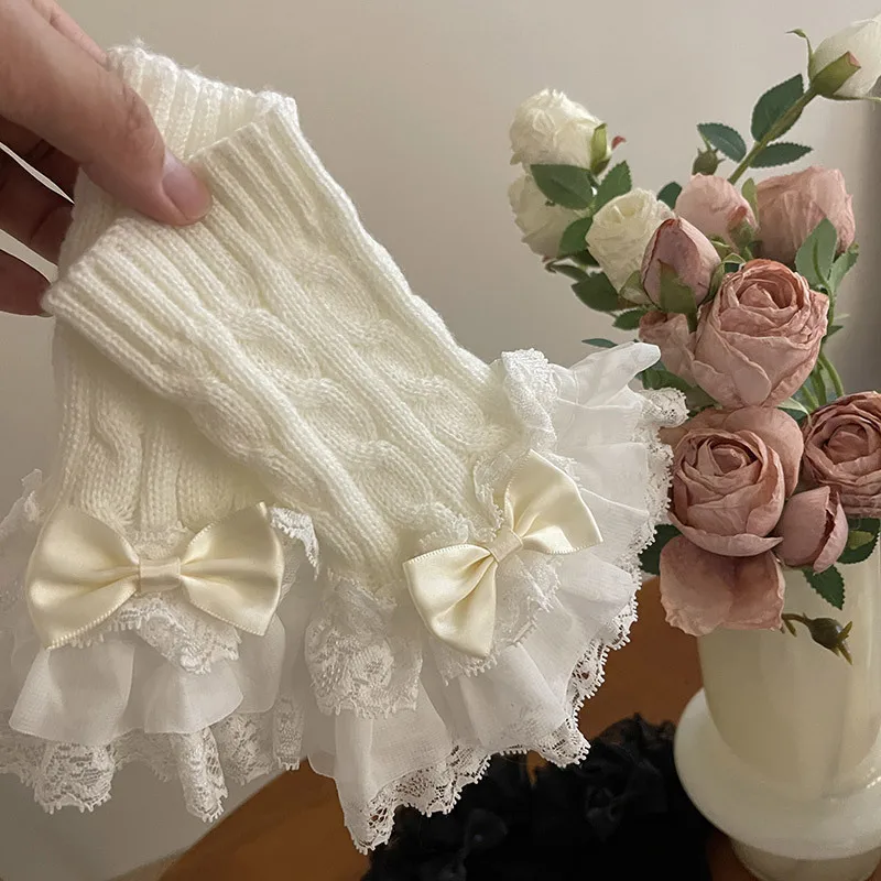 Mangas falsas de punto con volantes para mujer, puños de Lolita, mangas falsas blancas y negras, puños de encaje, calentador de muñeca desmontable para camisa, suéter