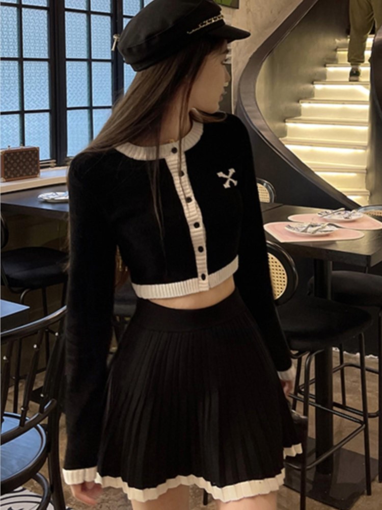 Falda de cintura alta Y2k, traje de 2 piezas, trajes de punto de retales coreanos Chic, Jersey corto de otoño, conjunto de minifalda plisada para mujer, nuevo